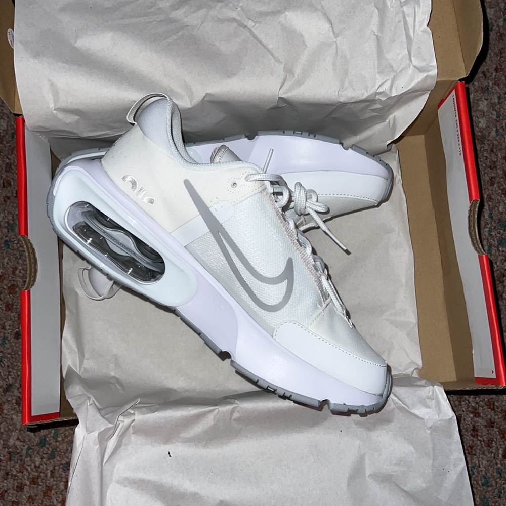 NWT NIKE AIR MAX